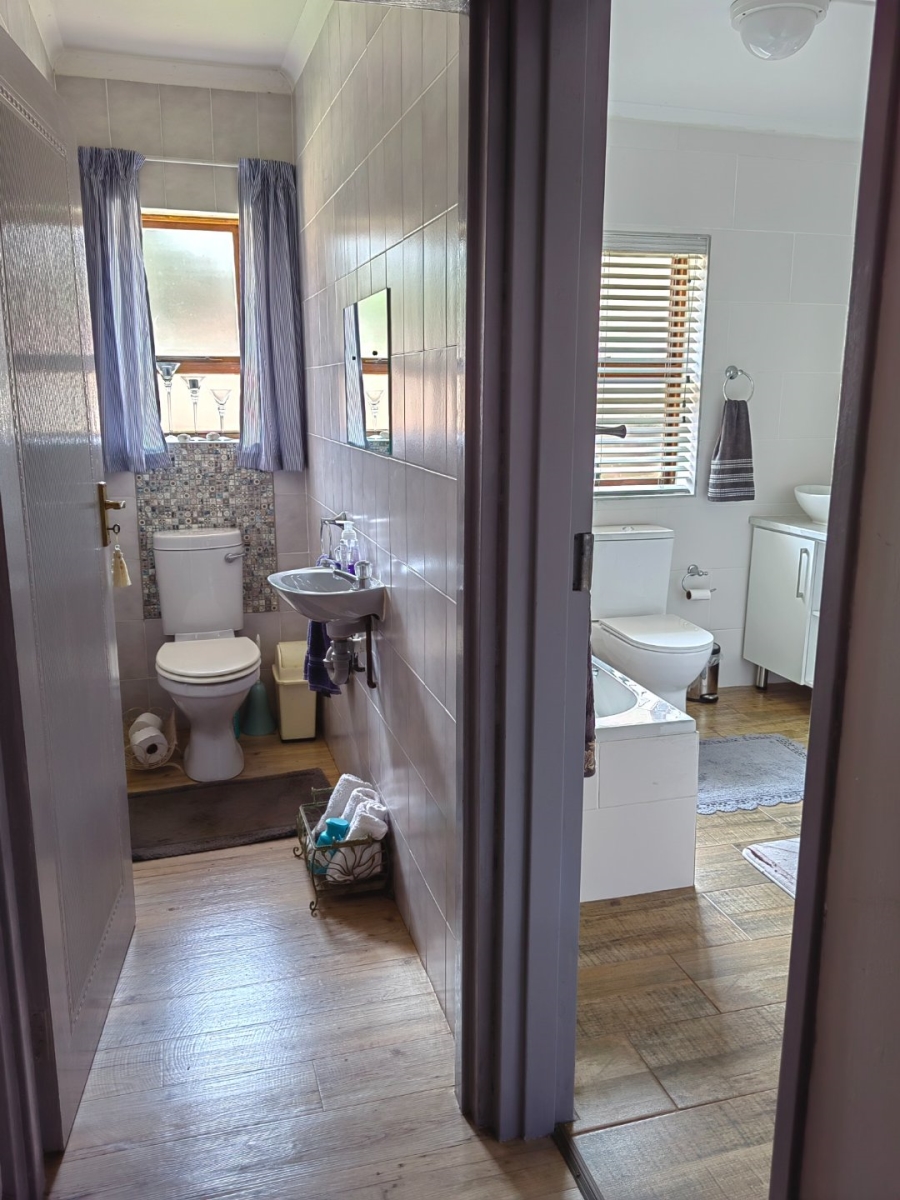 4 Bedroom Property for Sale in Wavecrest Eastern Cape